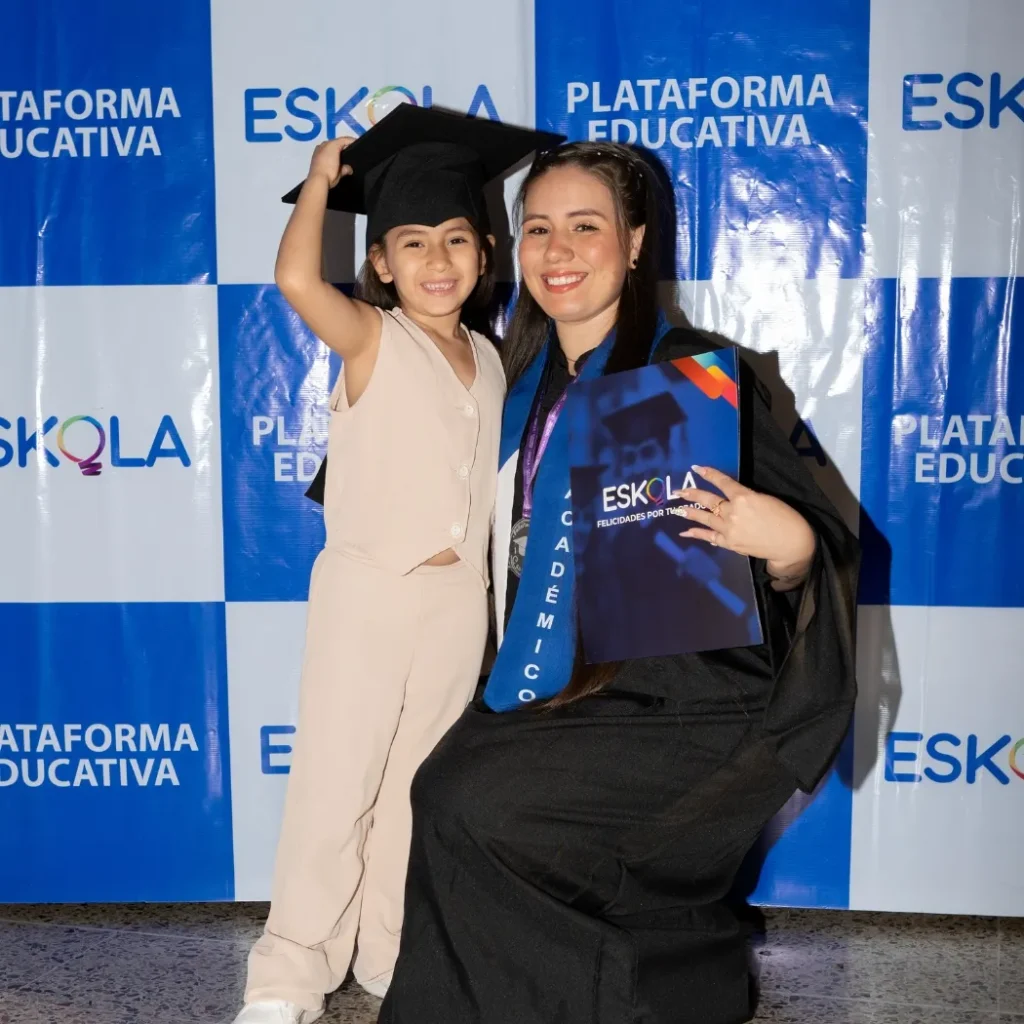 Estudiante ESKOLA (9) Grados de Bachillerato ESKOLA.webp